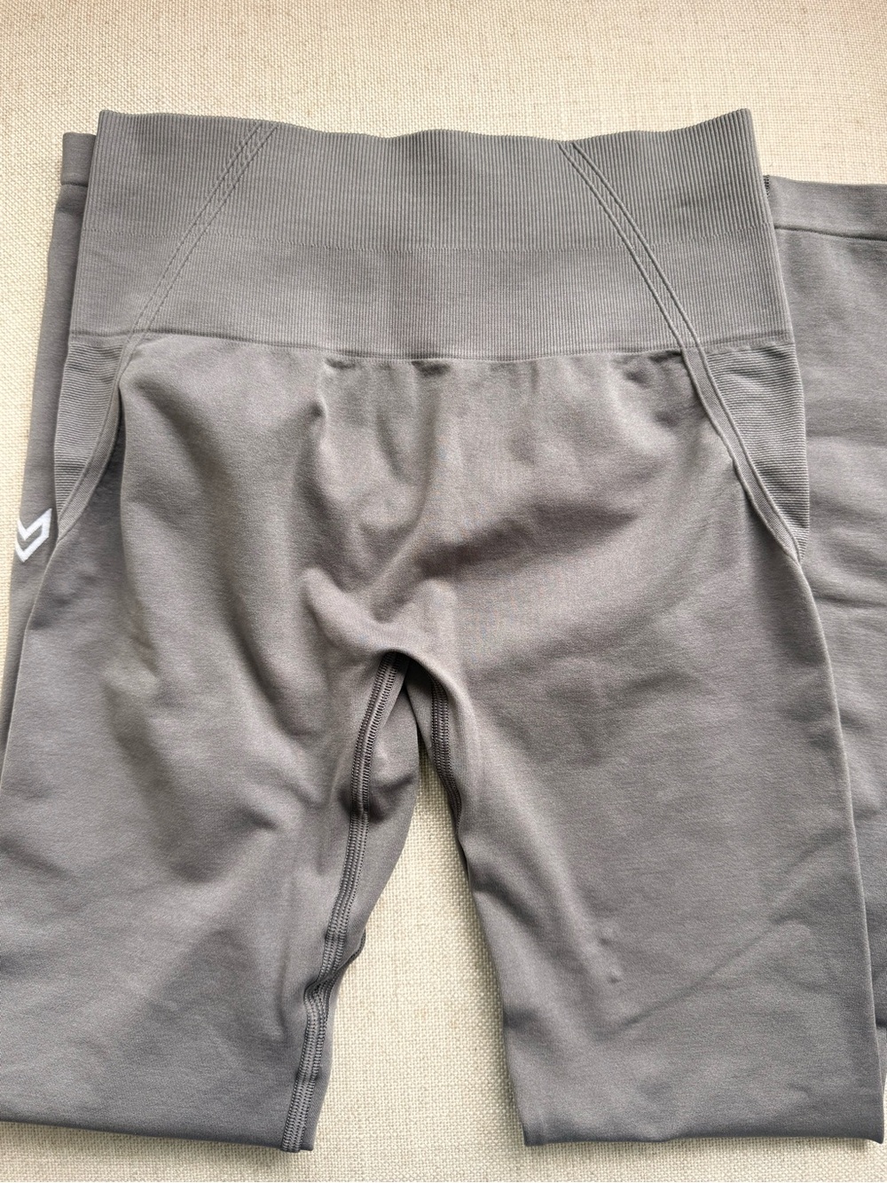 Oner Active EffortlessLift Ash Gray Leggings - Small - Short - Picture 9 of 9